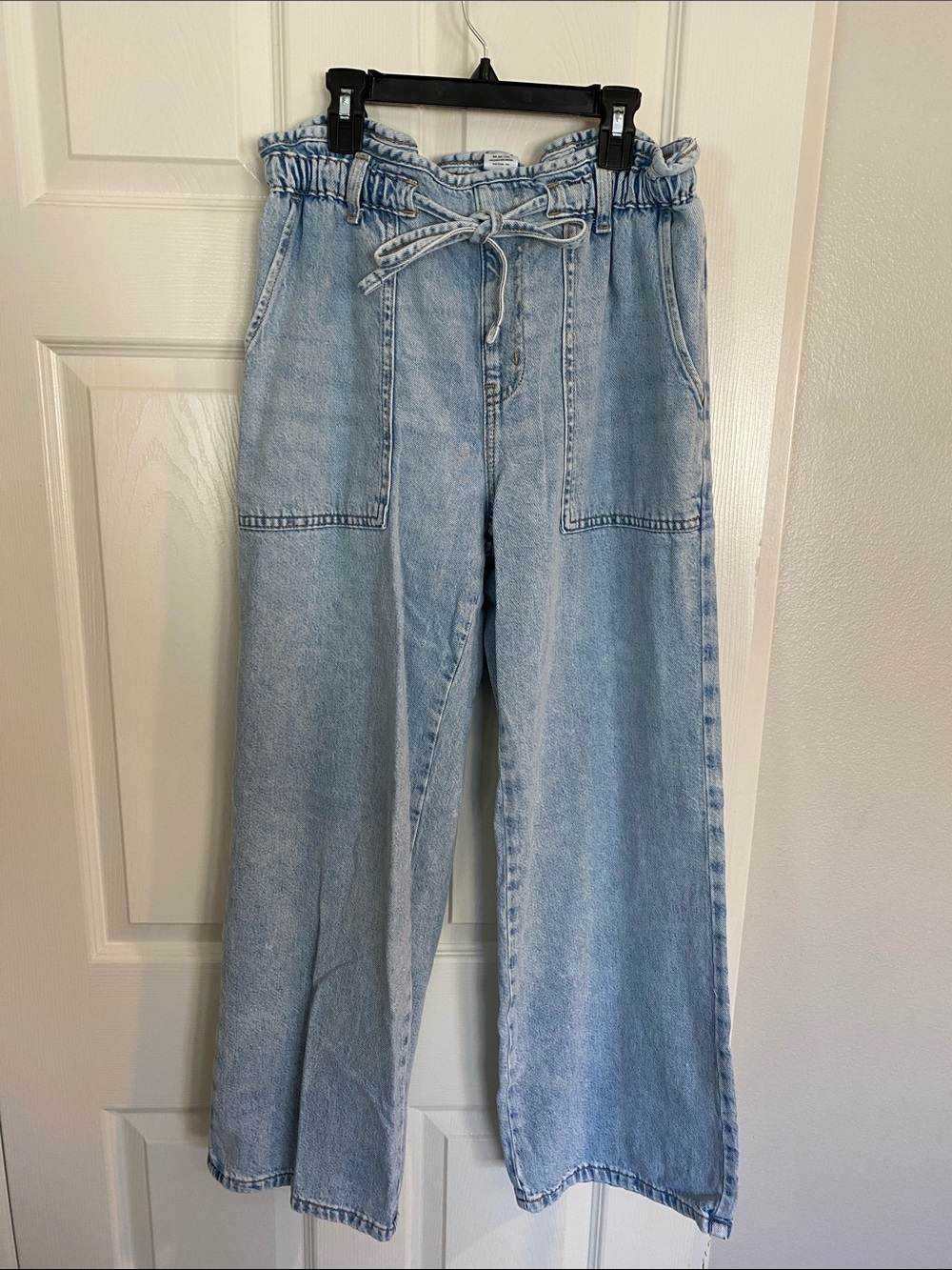 Time and Tru Light Wash Paperbag Waist Wide-Leg Jeans
